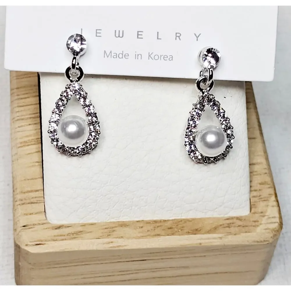 Bridal Wedding NWT Simple Fashion Earrings w Faux‎ Pearl. Pierced.  Dangle Bling